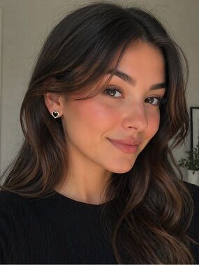 🖤✨ Chic Black Heart Stud Earrings – Minimal & Elegant ✨🖤